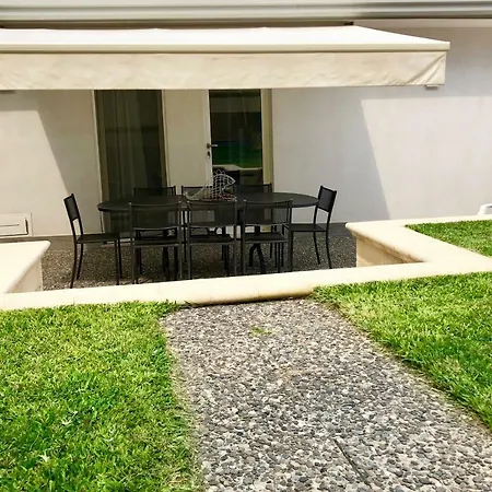 Semesterbostad Casa Sara *