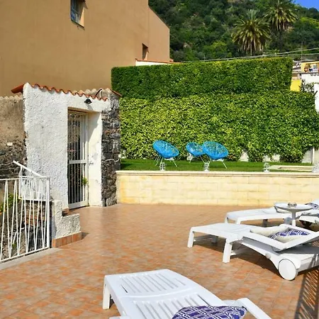 Casa Sara Semesterbostad Acireale